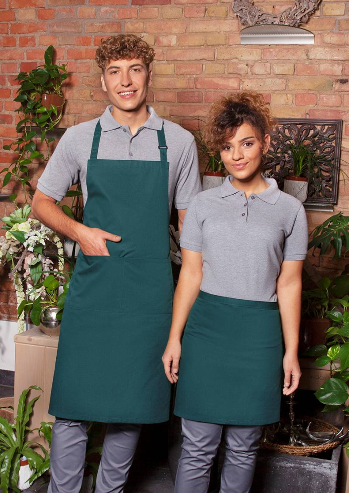 Karlowsky Latzschürze Basic mit Schnalle und Tasche, piniengrün